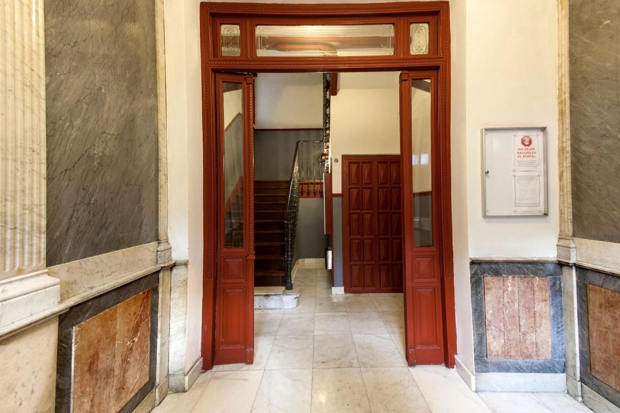 Apartamentos Day Madrid San Antonio Centro Gran Via Sol Malasana Ngoại thất bức ảnh