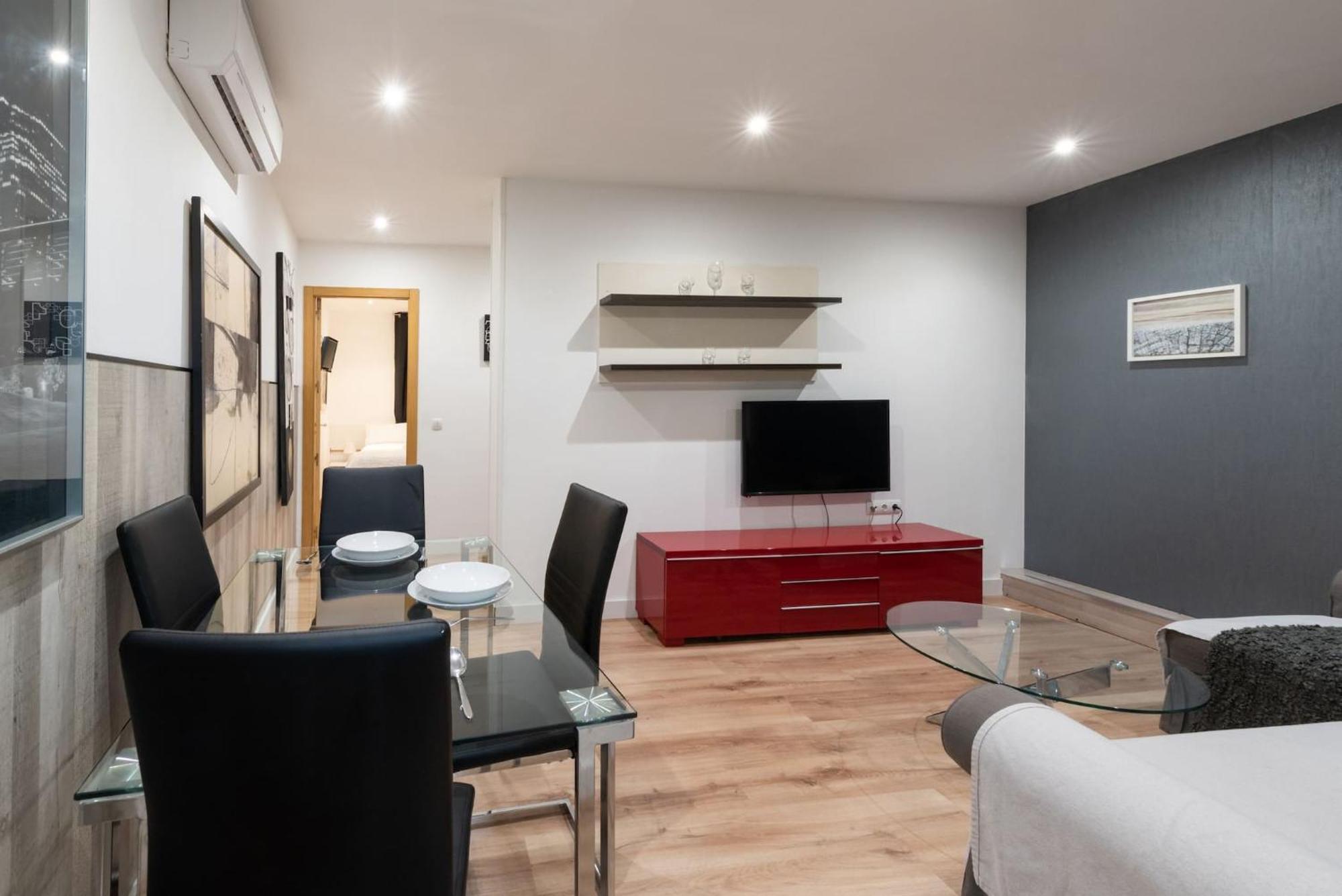 Apartamentos Day Madrid San Antonio Centro Gran Via Sol Malasana Ngoại thất bức ảnh