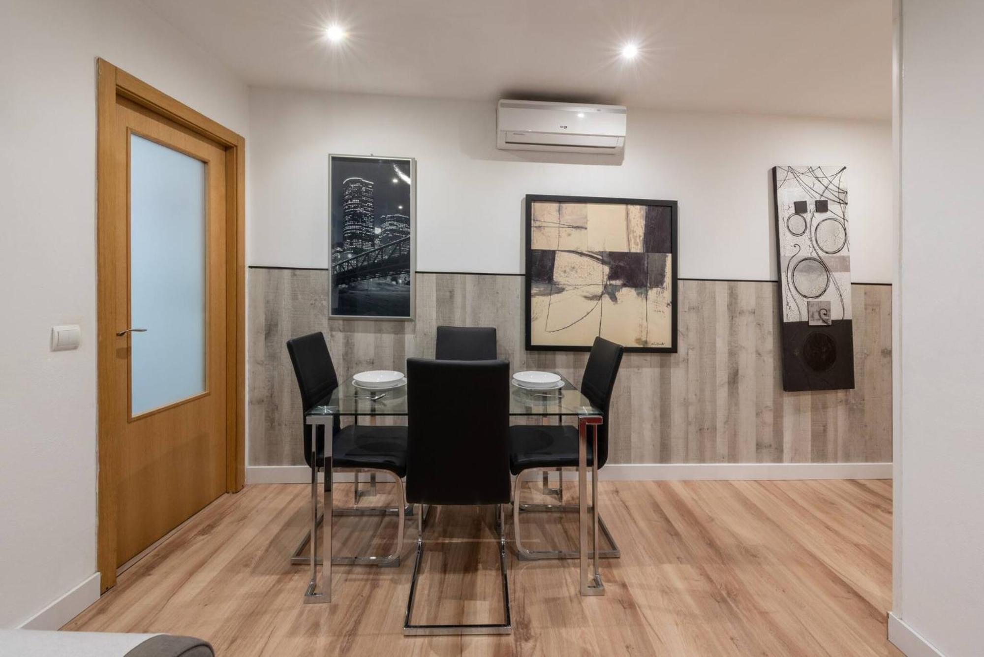 Apartamentos Day Madrid San Antonio Centro Gran Via Sol Malasana Ngoại thất bức ảnh