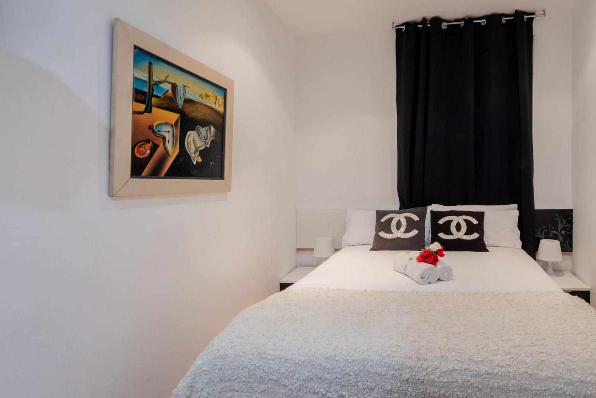 Apartamentos Day Madrid San Antonio Centro Gran Via Sol Malasana Ngoại thất bức ảnh