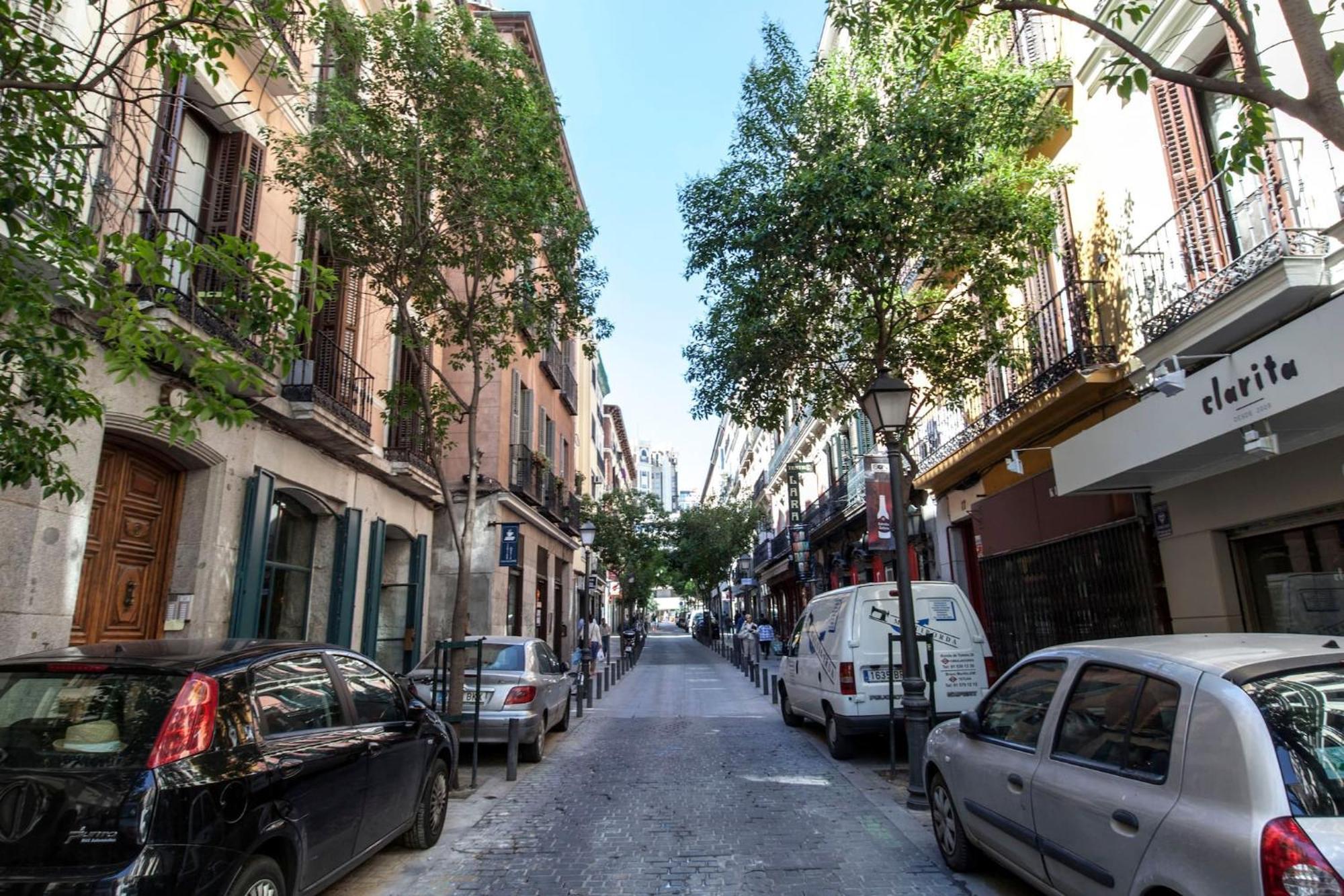 Apartamentos Day Madrid San Antonio Centro Gran Via Sol Malasana Ngoại thất bức ảnh