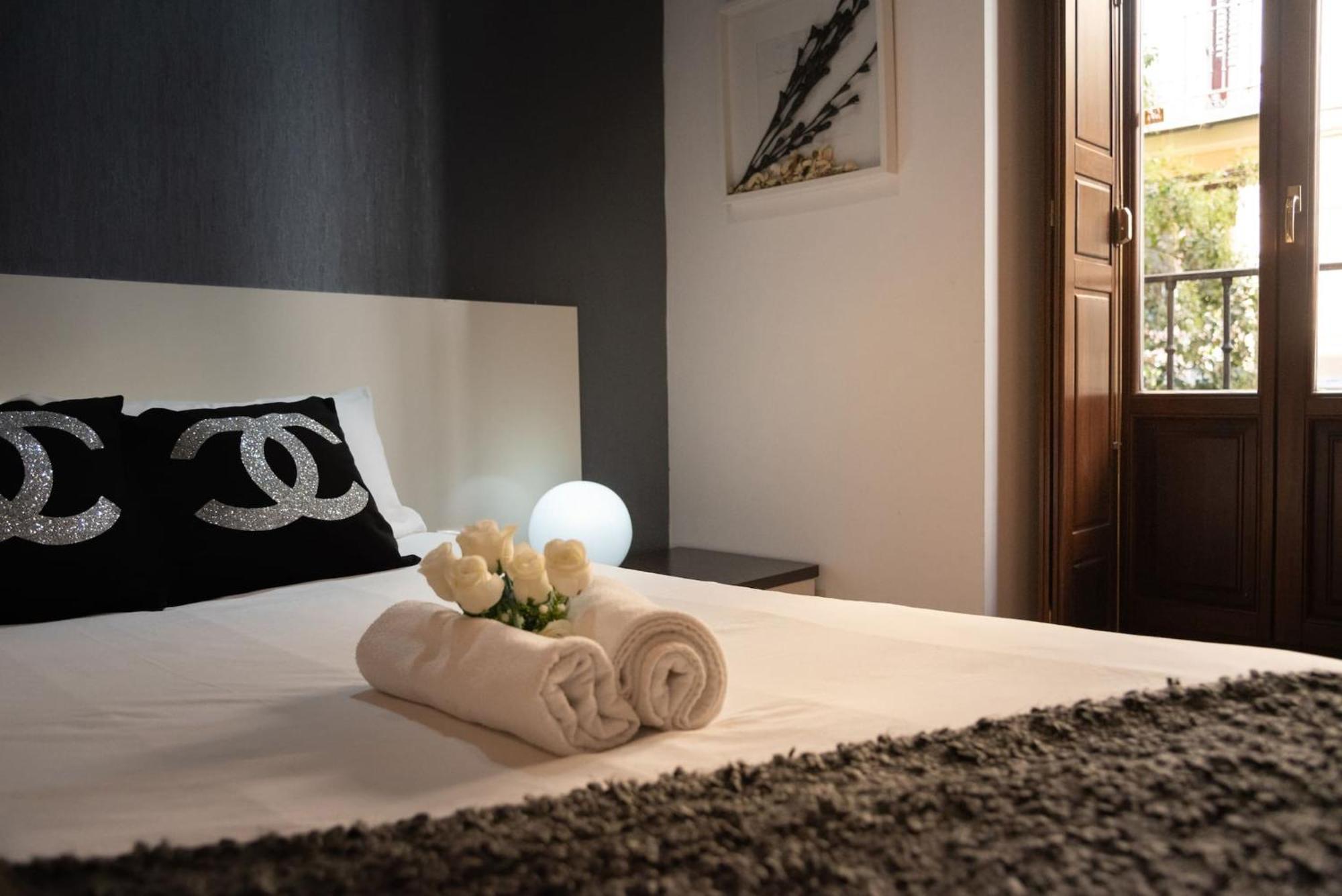 Apartamentos Day Madrid San Antonio Centro Gran Via Sol Malasana Ngoại thất bức ảnh