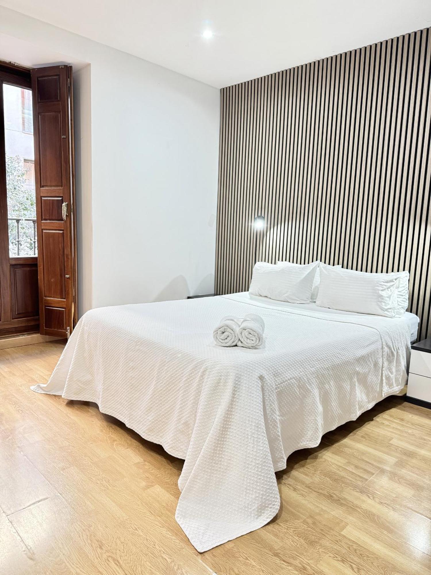 Apartamentos Day Madrid San Antonio Centro Gran Via Sol Malasana Ngoại thất bức ảnh