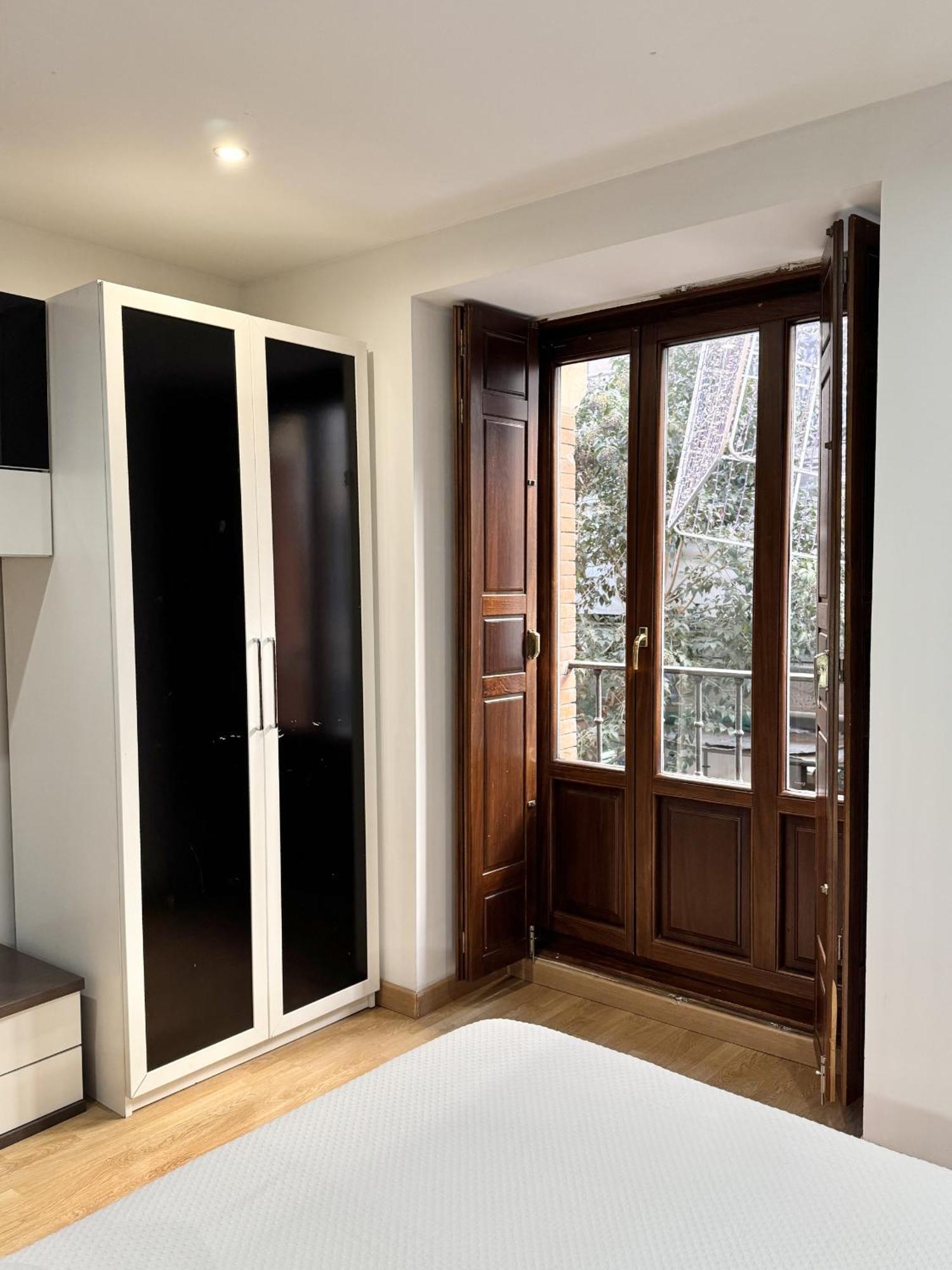 Apartamentos Day Madrid San Antonio Centro Gran Via Sol Malasana Ngoại thất bức ảnh